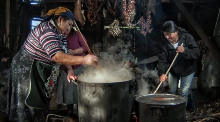 Capacitan a emprendedoras mapuche para potenciar sus ventas a través de internet