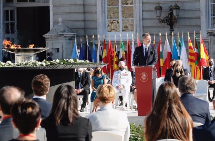 [VIDEO] España recuerda a las víctimas de la pandemia en una ceremonia solemne