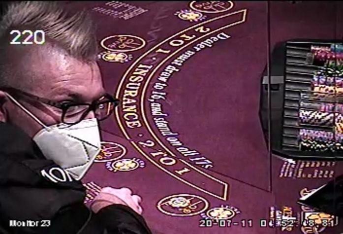 Arrestan a hombre por apostar fondos de ayuda para la pandemia en casinos de Las Vegas