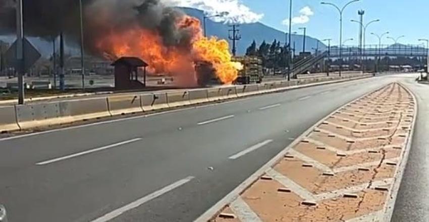 Camión que transportaba cilindros de gas se incendió en Rancagua