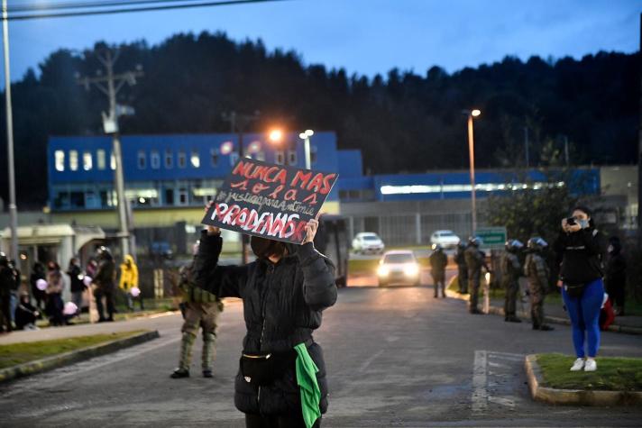 Martín Pradenas llega a complejo penitenciario Llancahue en Valdivia para cumplir prisión preventiva