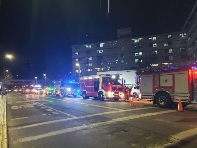 Reportan emanación de humo en Hospital Metropolitano en Providencia