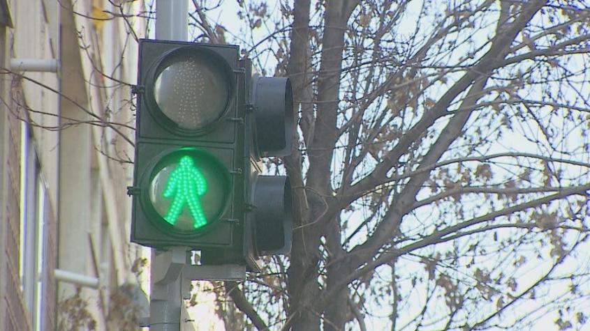 [VIDEO] Luz verde para peatones en semáforos durará más tiempo para evitar aglomeraciones
