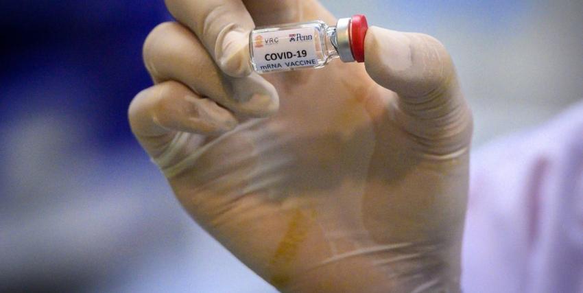 Vacuna contra el coronavirus desarrollada por Moderna podría costar poco menos de 50 mil pesos