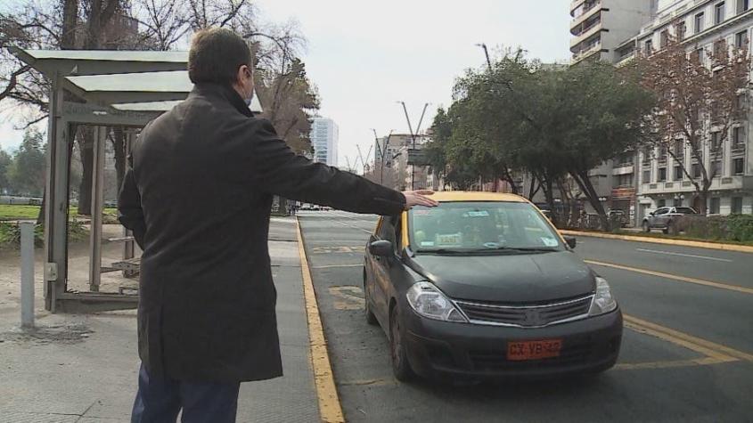 [VIDEO] Taxistas reclaman por no poder acceder a bono para la clase media