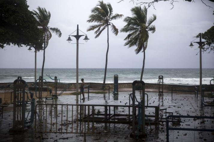 Huracán Isaías gana fuerza en el Caribe rumbo a Florida, epicentro de la pandemia