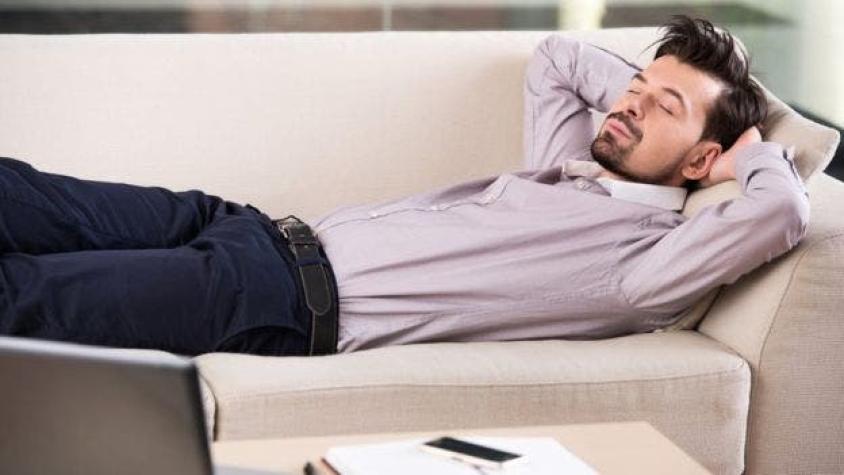 Estudio afirma que dormir siestas de más de una hora es malo para el corazón