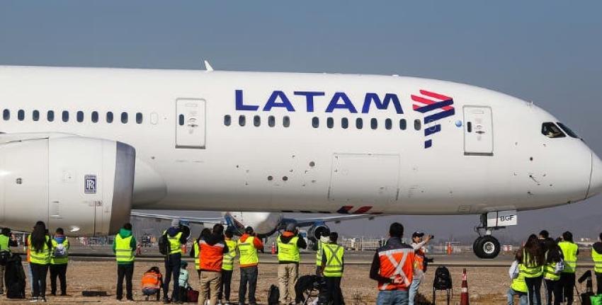 Aerolínea LATAM despide a 2.700 funcionarios