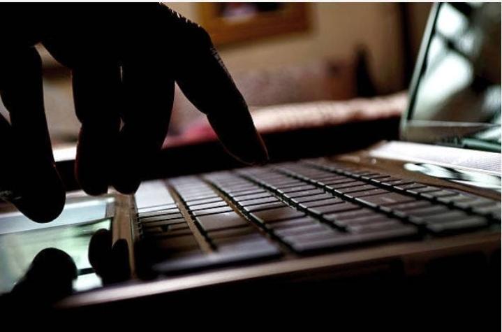 Videos porno interrumpen teleaudiencia judicial del presunto hacker de Twitter en EEUU