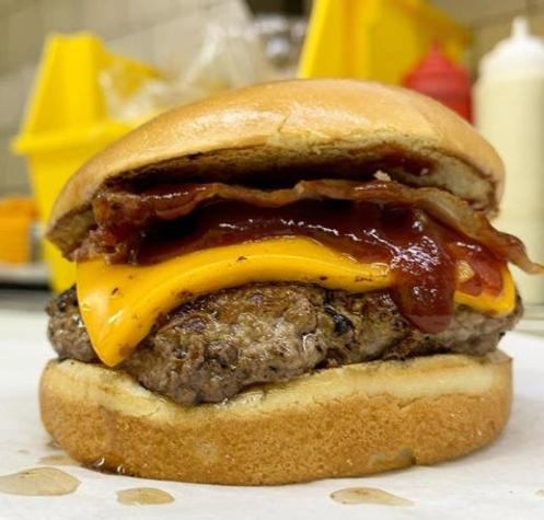 [VIDEO] #CómoLoHizo | "Doble queso": La reivindicación de una hamburguesa simple