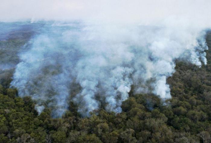 [FOTOS] El silencioso incendio que afecta a uno de los mayores humedales del planeta en la Amazonia