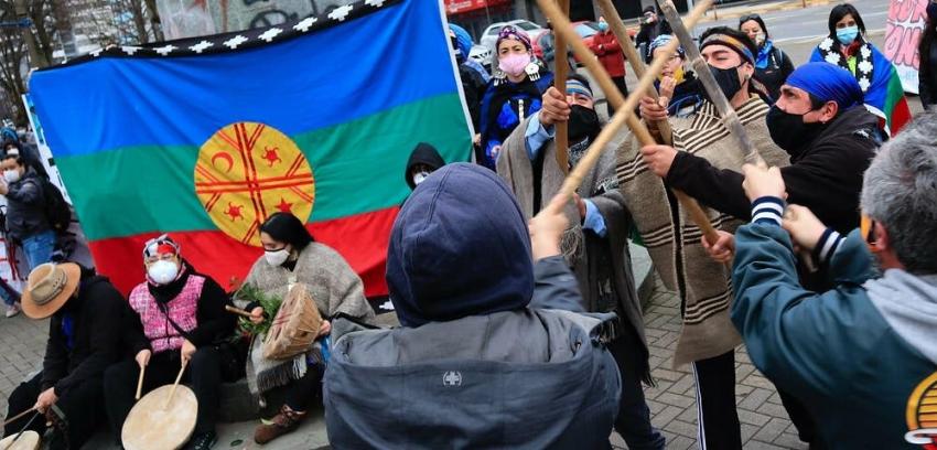 Comuneros mapuche se toman municipalidad de Tirúa en apoyo a presos en huelga de hambre