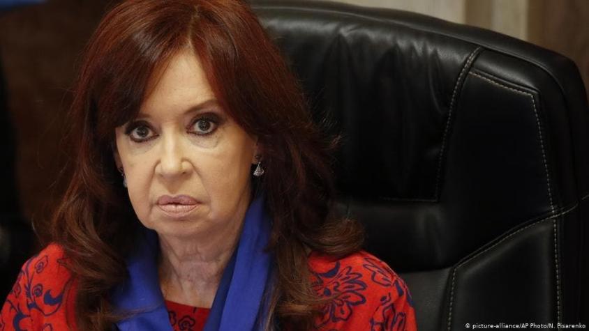 Cristina Fernández demanda a Google por aparecer como "ladrona" en buscador