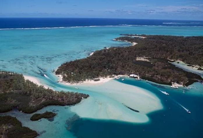 Isla Mauricio declara estado emergencia ambiental por derrame de petróleo