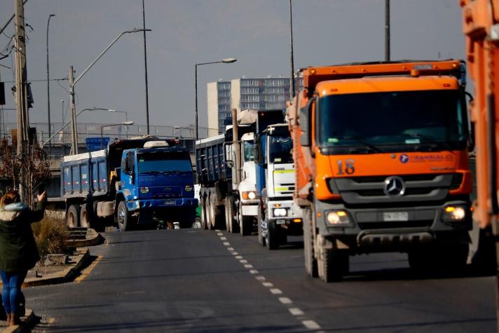 Ministro Pérez recibirá este lunes a dirigentes de camioneros en La Moneda