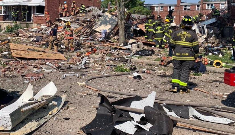 Explosión en Baltimore arrasa con tres casas y deja al menos un muerto