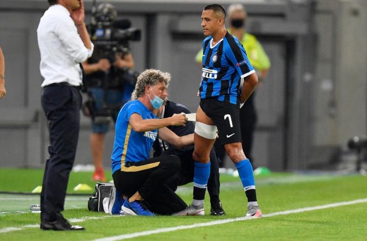 Alexis queda resentido tras una jugada y termina lesionado en el triunfo del Inter sobre Leverkusen