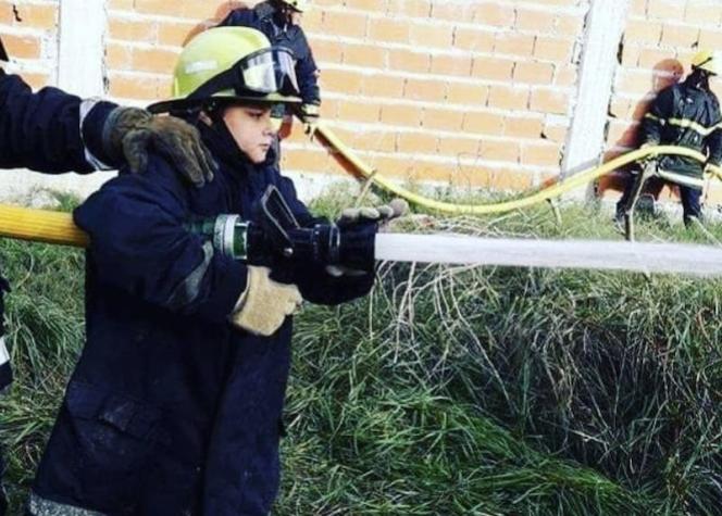 Joven bombero de 15 años salva a una mujer con maniobras de RCP