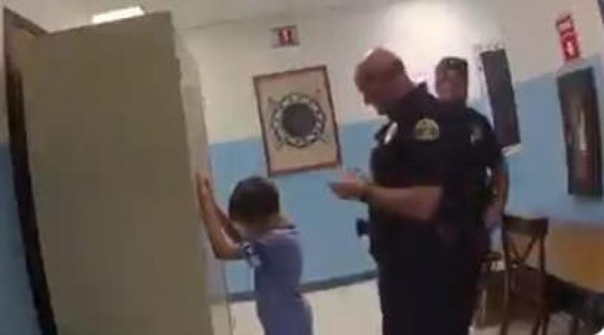 [VIDEO] Revelan indignante registro del arresto de un niño de 8 años en Estados Unidos
