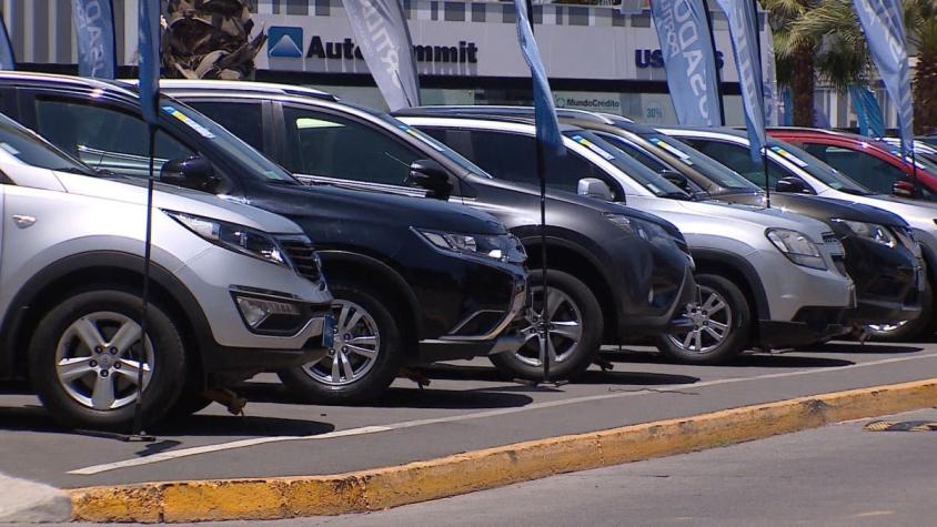 [VIDEO] Mercado automotriz comienza a recuperarse: Ofertas y retiro del 10% impulsa venta de autos