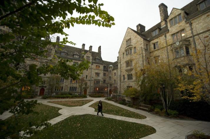 Gobierno de EEUU acusa a Universidad de Yale de discriminación contra blancos y asiáticos