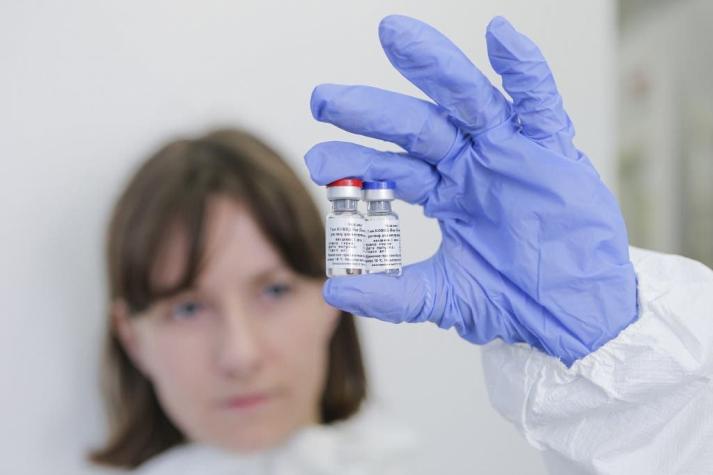 Rusia afirma que produjo primer lote de vacuna contra el coronavirus