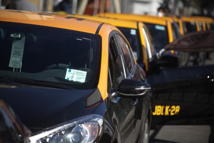 Comisión Mixta de Hacienda aprueba proyecto que incluye bono de $350 mil a taxistas y colectiveros