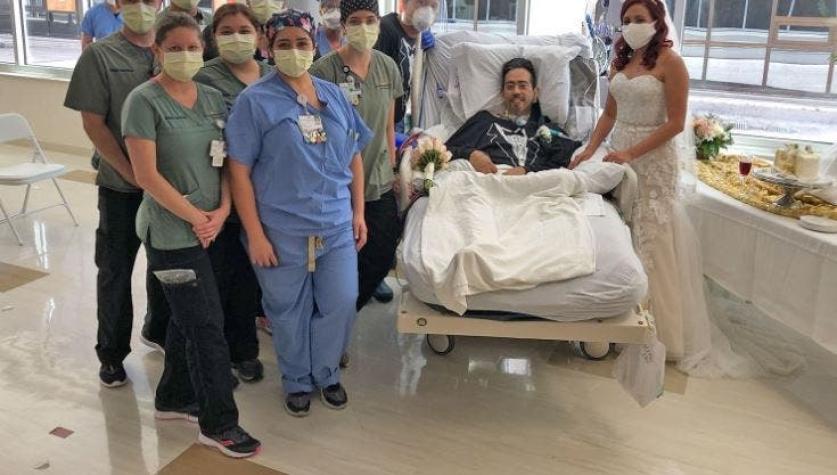Hombre contrajo coronavirus la semana de su matrimonio, se recuperó y se casó en el hospital