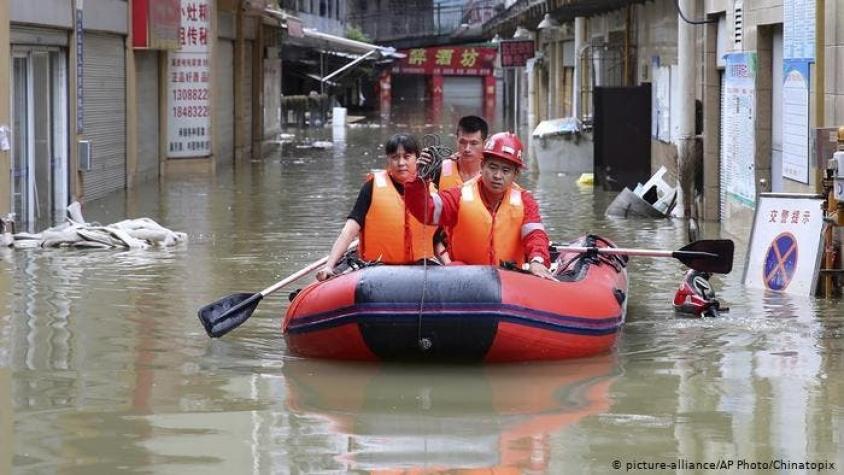 Más de 100.000 evacuados por inundaciones en China