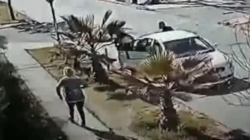 [VIDEO] Mujer sufre violento asalto para quitarle el 10% del retiro de su AFP