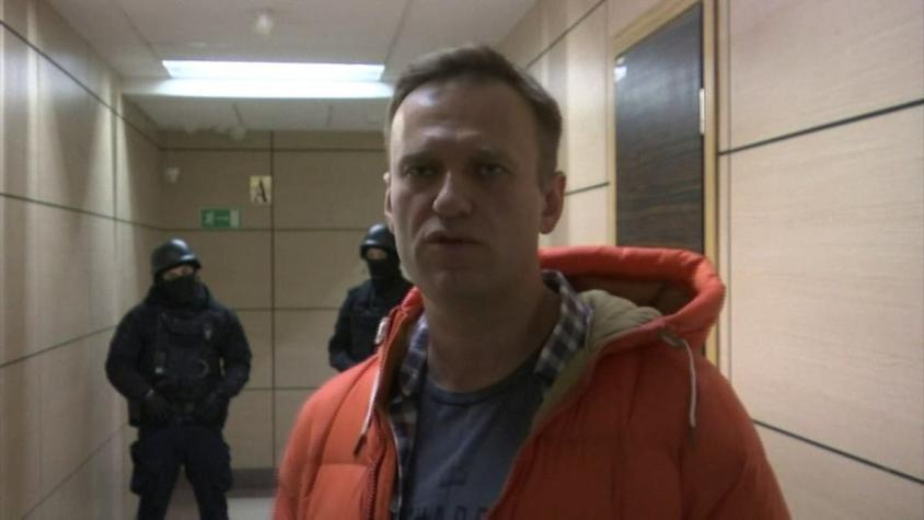 [VIDEO] Acusan que líder opositor ruso fue envenenado: debió ser bajado del avión y hospitalizado