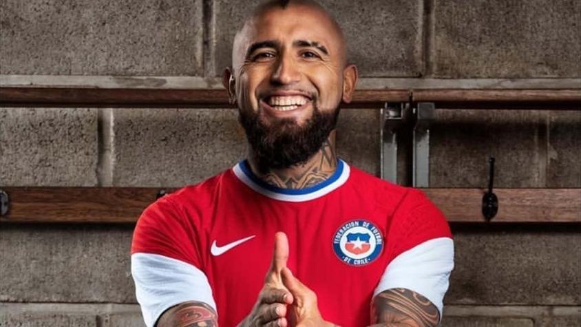 Entre memes y críticas: las reacciones a la nueva camiseta de la Selección Chilena