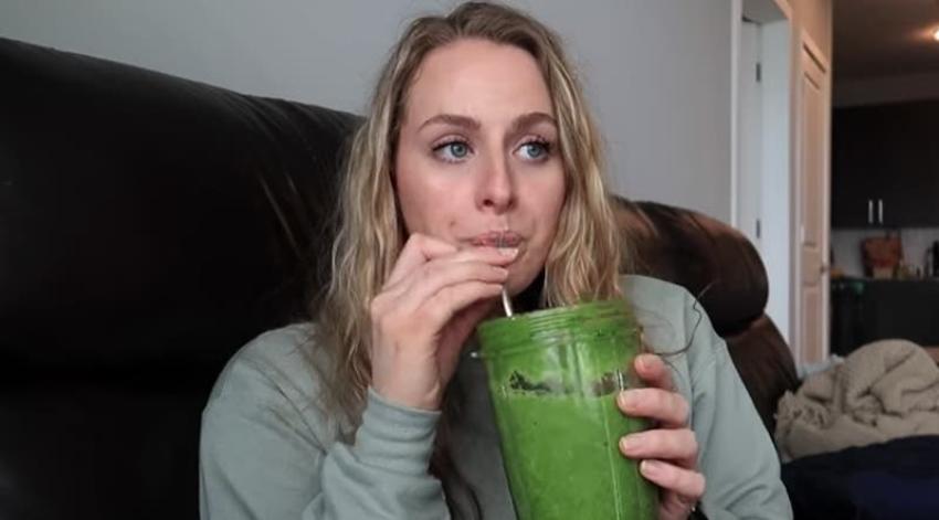 Youtuber siguió la dieta de Adele y documentó la terrible experiencia: "Estaba muriendo de hambre"