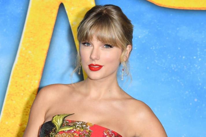 Taylor Swift dona 23 millones de pesos a joven para que pueda pagar sus estudios