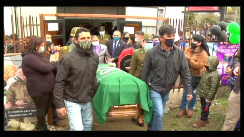 Masiva despedida a carabinera Norma Vásquez en funeral en Linares