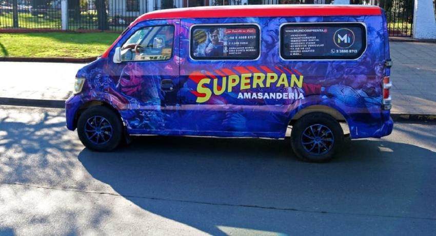 Superpan vs Superman: Chileno batalla con DC Comics para registrar marca de amasandería