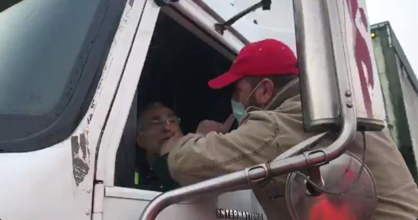 Registran momento en que camioneros amenazan a chofer que no adhirió al paro nacional