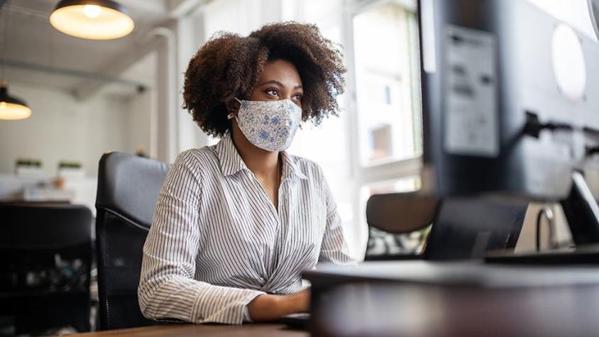 Coronavirus: 5 claves para vigilar el aire que respiramos en interiores y evitar contagios