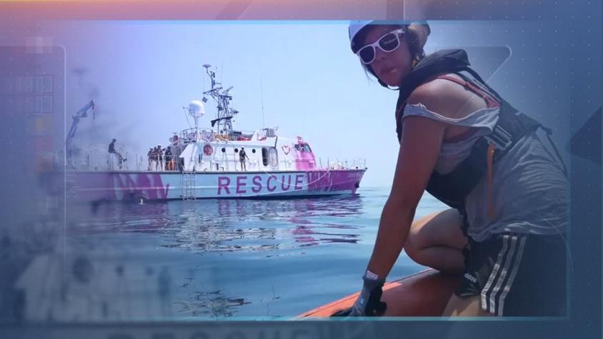 [VIDEO] Banksy financia a nave en el mediterráneo: el artista rescata a inmigrantes en el mar