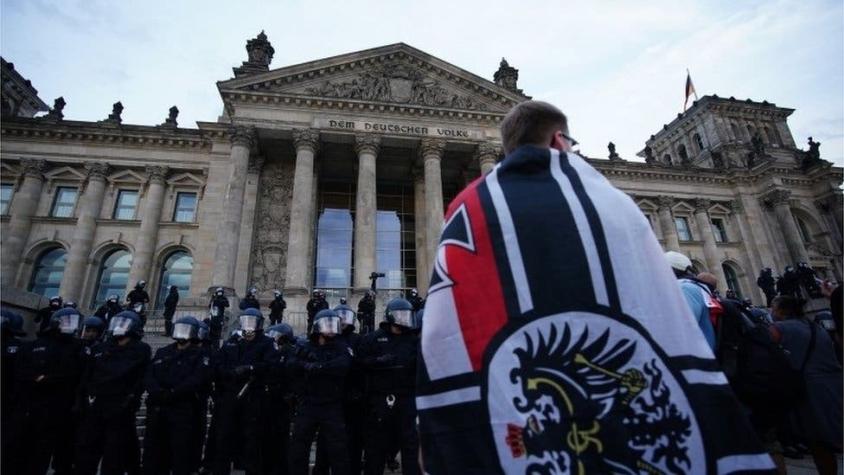 Protesta contra restricciones por el COVID-19 acabó con un intento de asaltar parlamento en Berlín