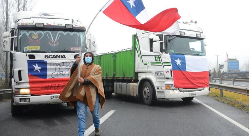 Camioneros rechazan propuesta del gobierno y deciden continuar con paro indefinido