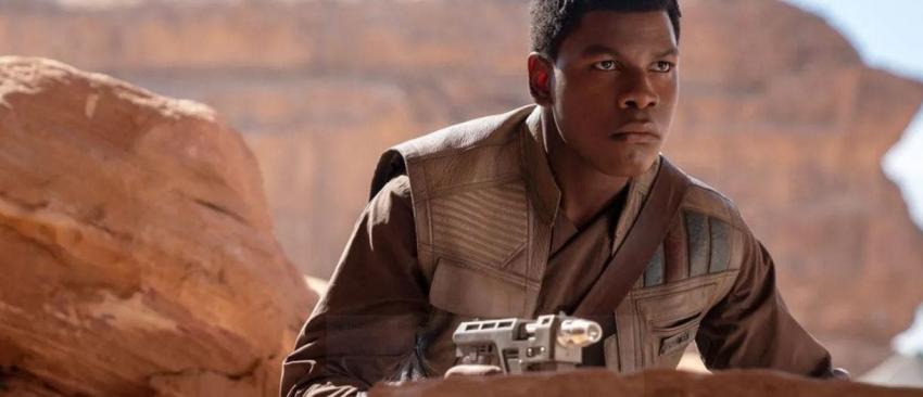 "Star Wars": John Boyega acusa a Disney de utilizar a su personaje negro solo para "comercializarlo"