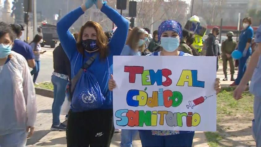 [VIDEO] Profesionales de la salud realizan manifestación en Plaza Italia