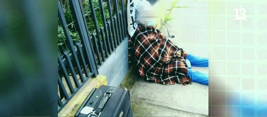 Hermana de mujer que arrojó a su madre de 76 años a la calle: “La sacó de su cama por las axilas”