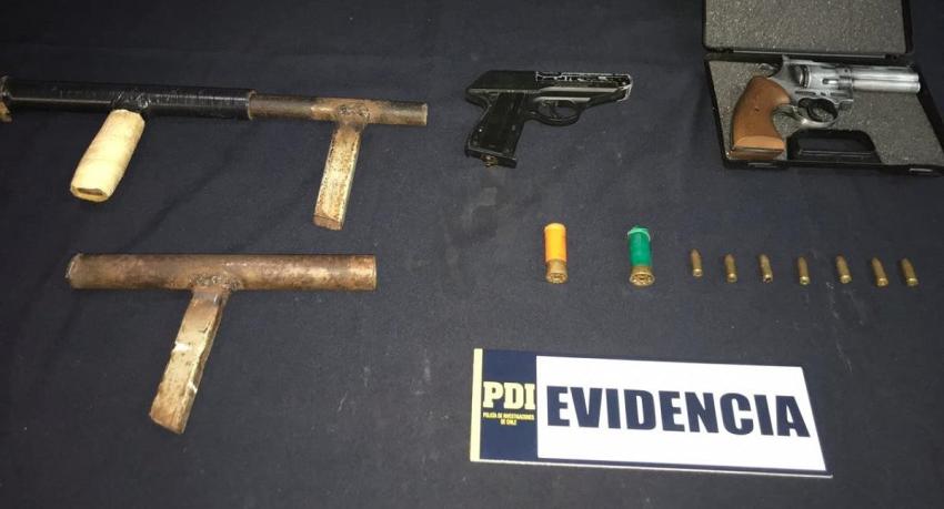 PDI detiene a dos sujetos por tenencia de armas, municiones y amenazas en Lo Prado