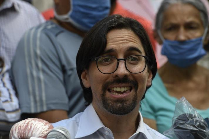 Diputado opositor abandona embajada chilena en Venezuela tras indultos de Maduro