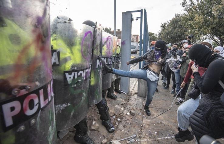 Protestas contra la violencia policial deja 10 muertos a bala y caos en Bogotá