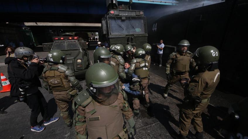 Contraloría formula cargos a generales del Alto Mando de Carabineros por manifestaciones de octubre