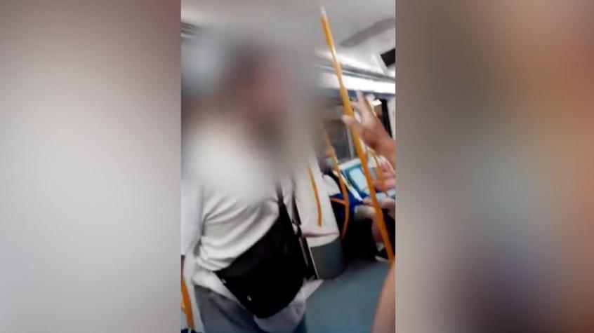 Con escupos e insultos: Registran agresión xenófoba contra pareja sudamericana en metro de Madrid