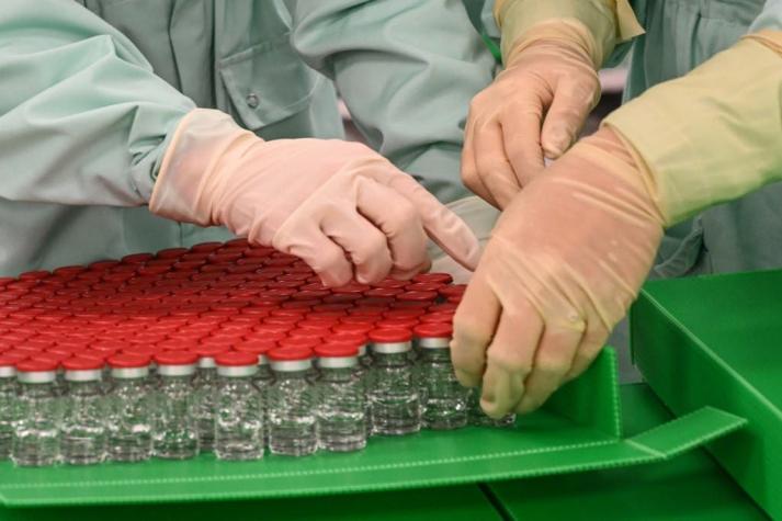[VIDEO] Oxford reanuda ensayos de vacuna contra COVID-19 en Reino Unido